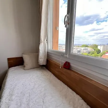 Large Comfortable With Lovely View